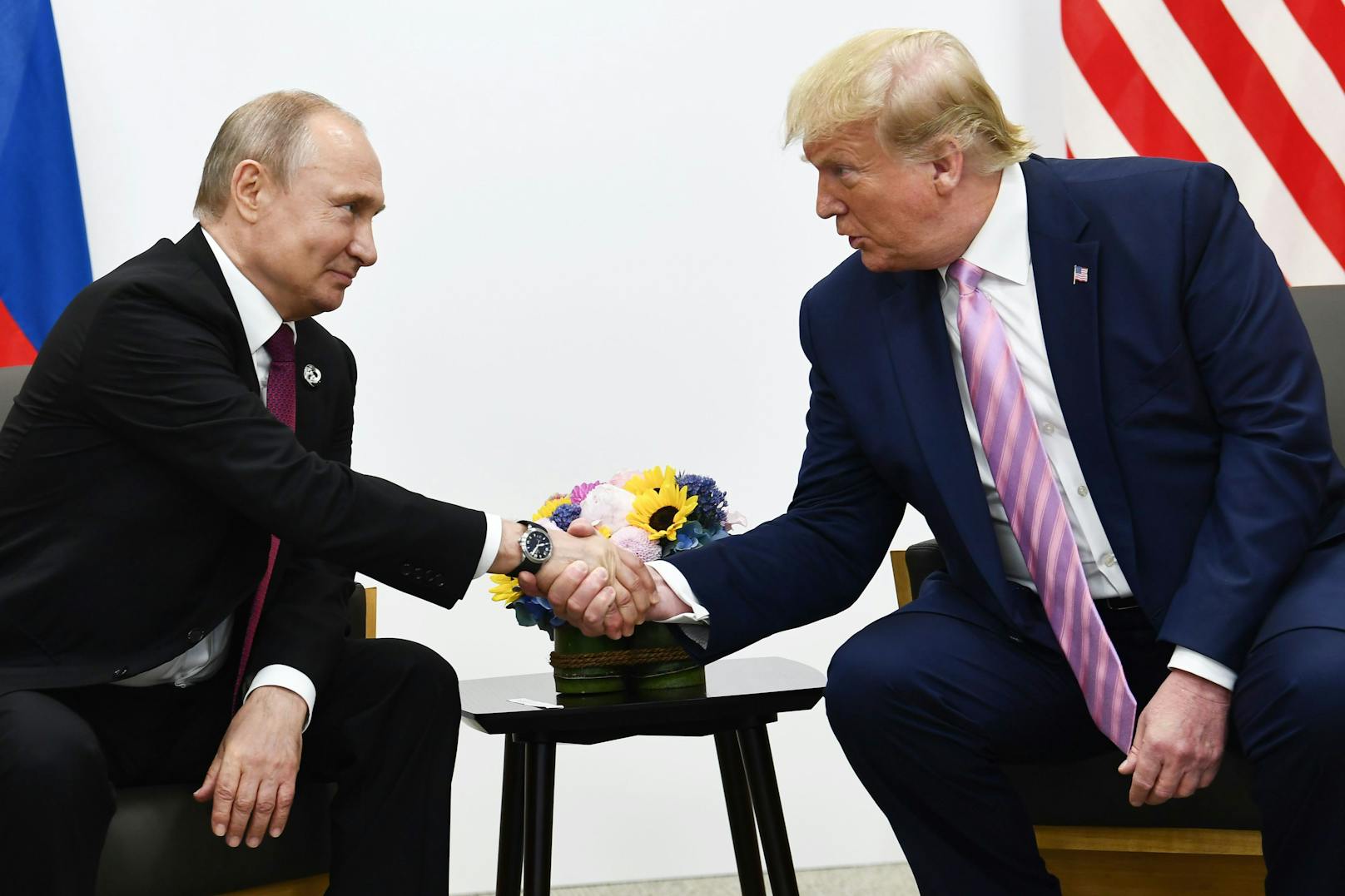 Donald Trump sagte in dem Interview, dass er Wladimir Putin "sehr, sehr gut kenne": Putin und Trump haben sich unter anderem beim G20-Gipfel im japanischen Osaka getroffen (28. Juni 2019).&nbsp;