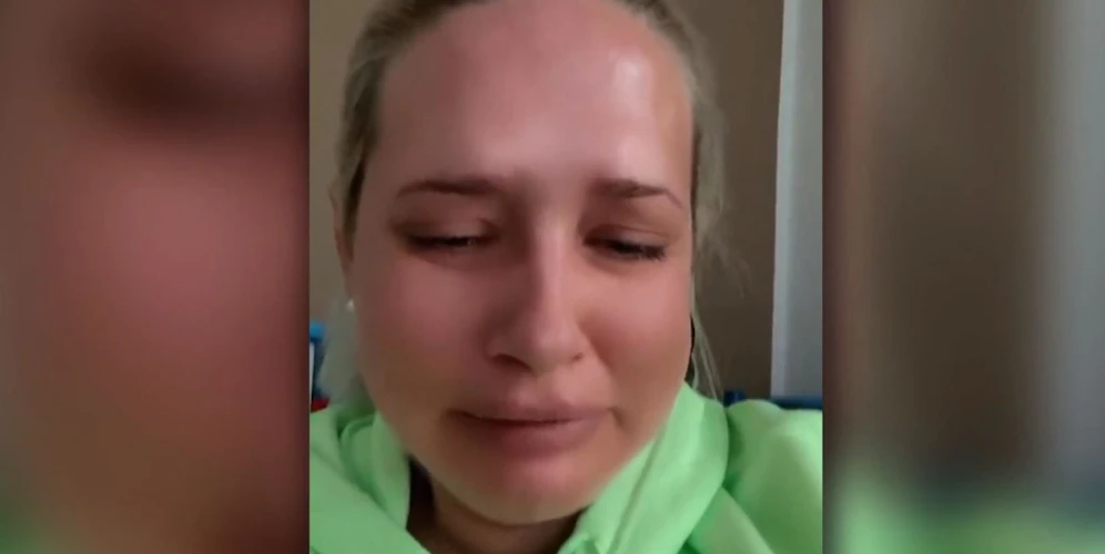Sarah Knappik bricht auf Insta in Tränen aus.