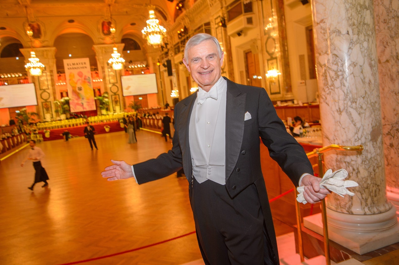 Heute.at - Am Klo & Co. – die Handy-Regeln vom Benimm-Papst