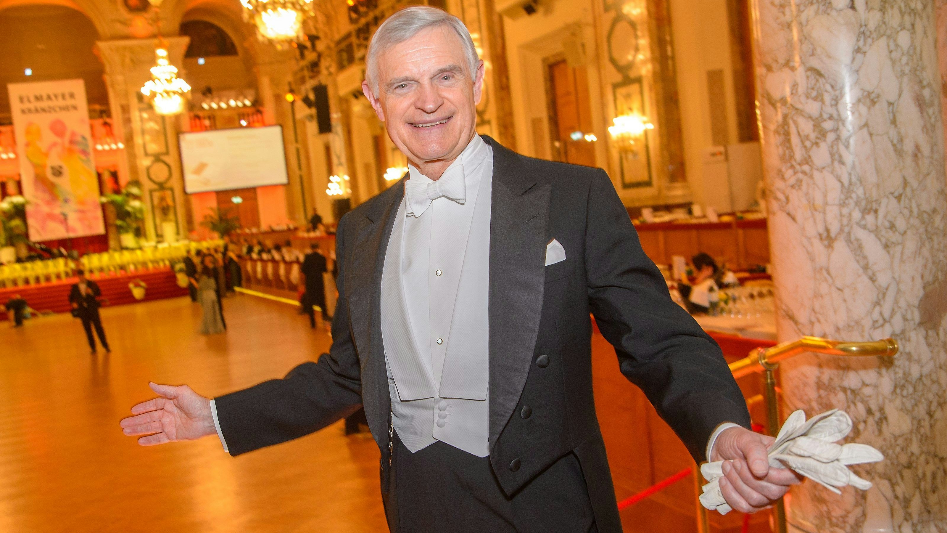 Der Tanz ums Handy Thomas Schäfer-Elmayer (76) verrät, wann es verpönt ist, dass das Smartphone tönt.