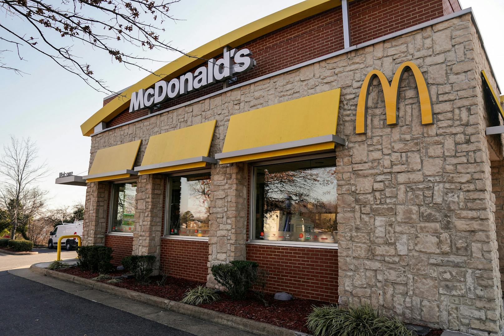 Ein McDonald's-Kunde flippte völlig aus. Sogar die Polizei musste kommen. Der Grund: Zwei McMuffins.