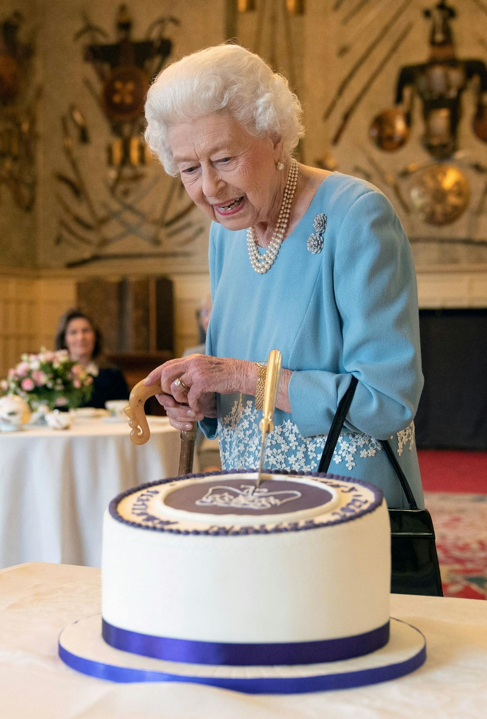 Zum Start des "Platinum Jubilee" gab es eine besondere Torte für Queen Elizabeth II.