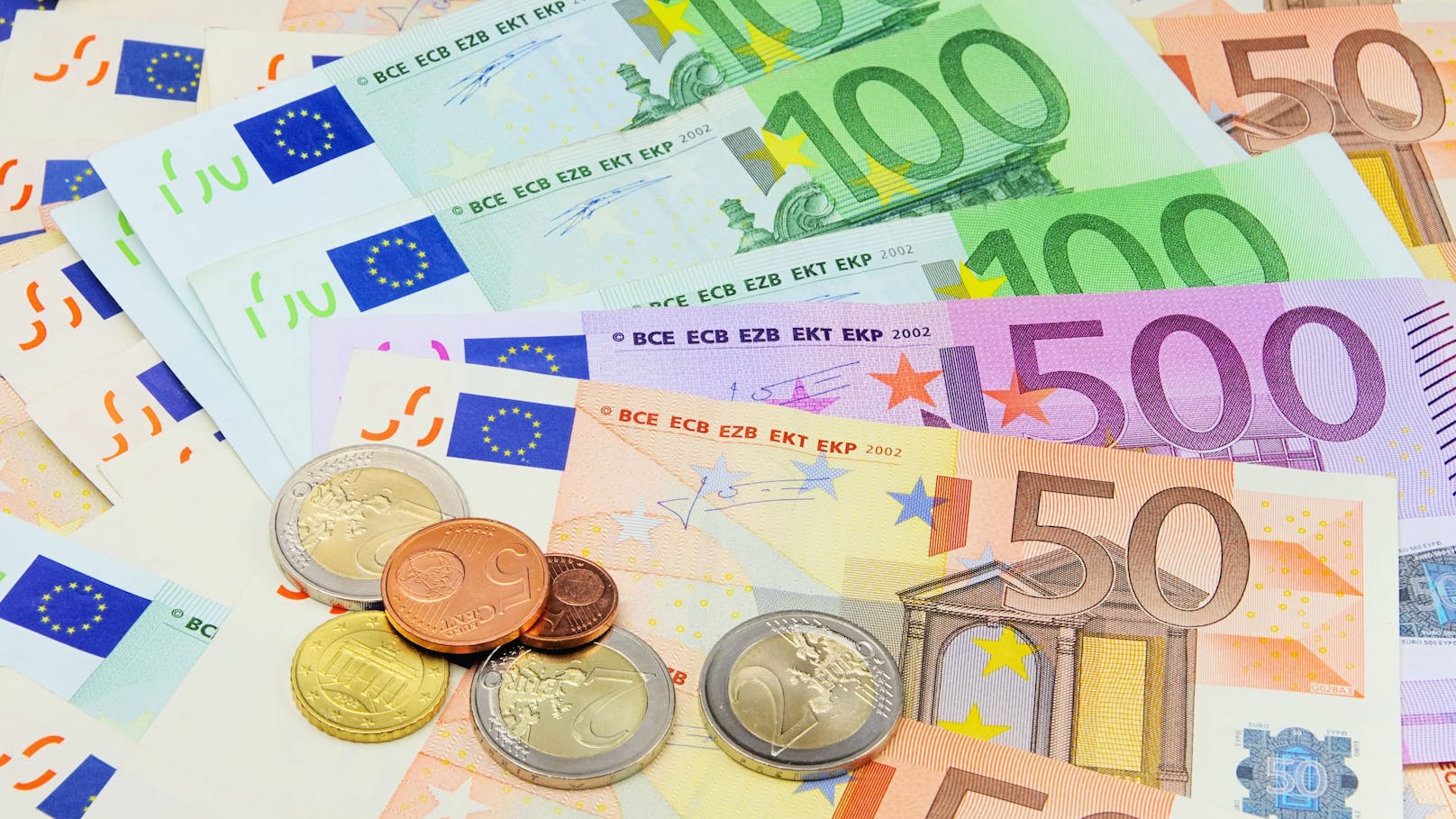 2.000 Euro Pflegebonus wurden versprochen – davon bleibt aber nicht viel übrig.