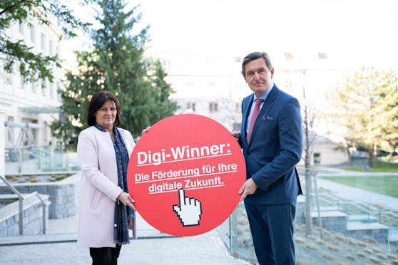 AK Präsident Renate Anderl und Wirtschaftsstadtrat Peter Hanke (SPÖ) bewerben den "Digi-Winner".