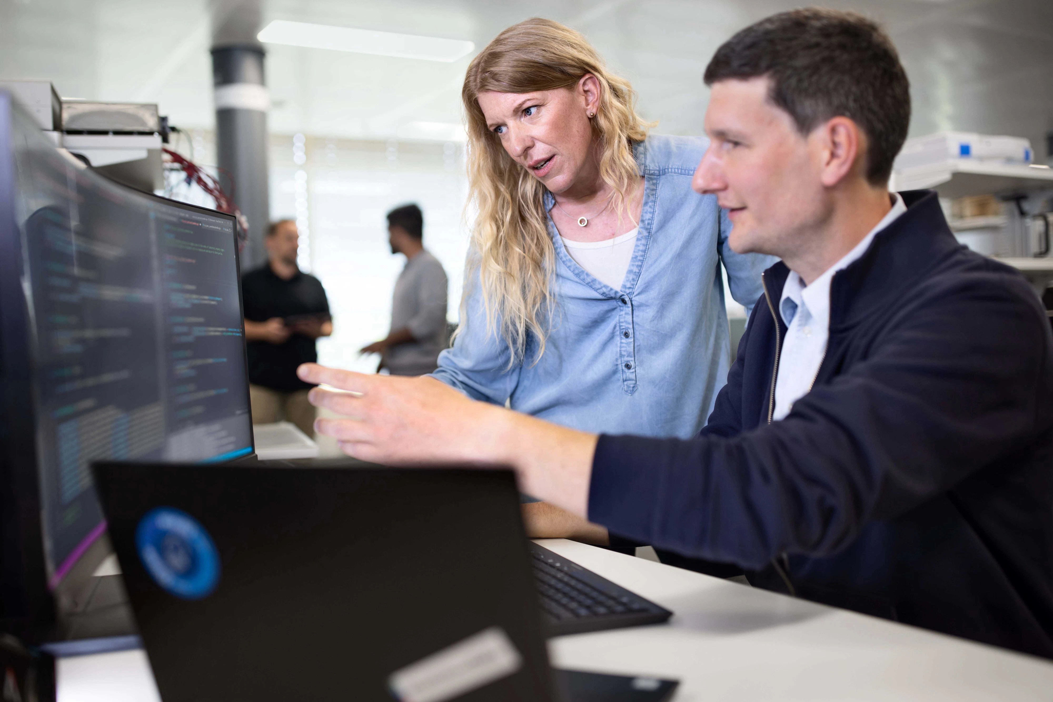 Gesucht werden Fachleute für die Software-Entwicklung und -Qualitäts-sicherung, Datenanalysten, Data Scientists sowie Fachkundige für die Entwicklung integrierter Schaltungen und im Bereich Embedded Software.