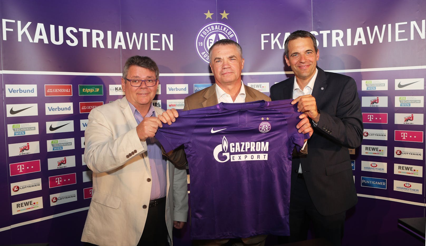 Die Ex-Austria-Bosse Wolfgang Katzian (l.) und Markus Kraetschmer (r.) mit Ex-Gazprom-Chef Alexander Medvedev