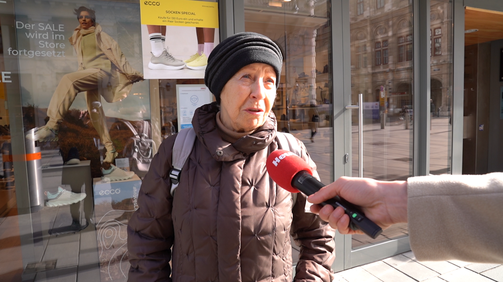 Daniela (70) ärgert sich über rücksichtslose Verbreitung von Körpersekreten.