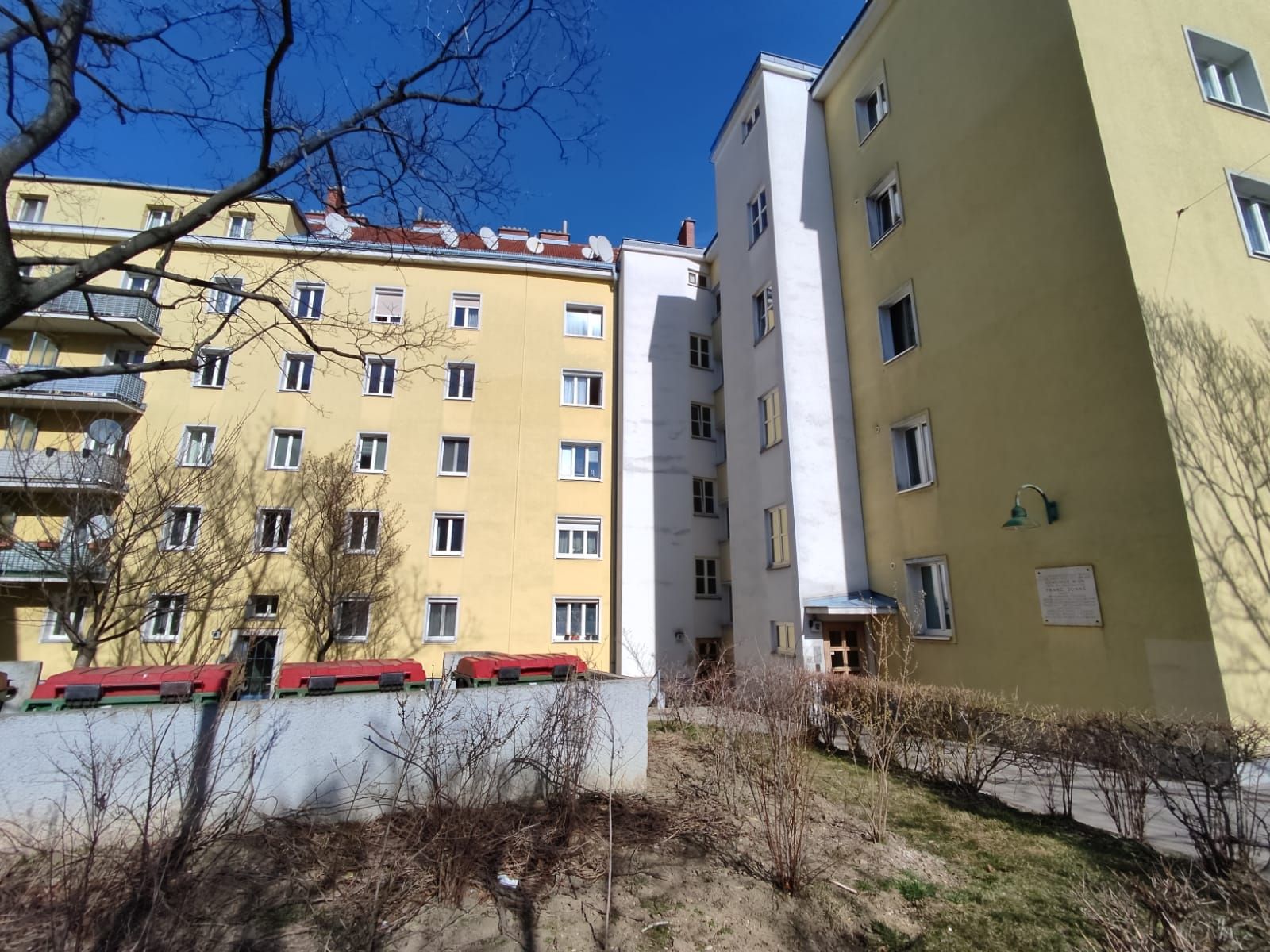 In diesem Wohnblock wurde die Frau tot aufgefunden