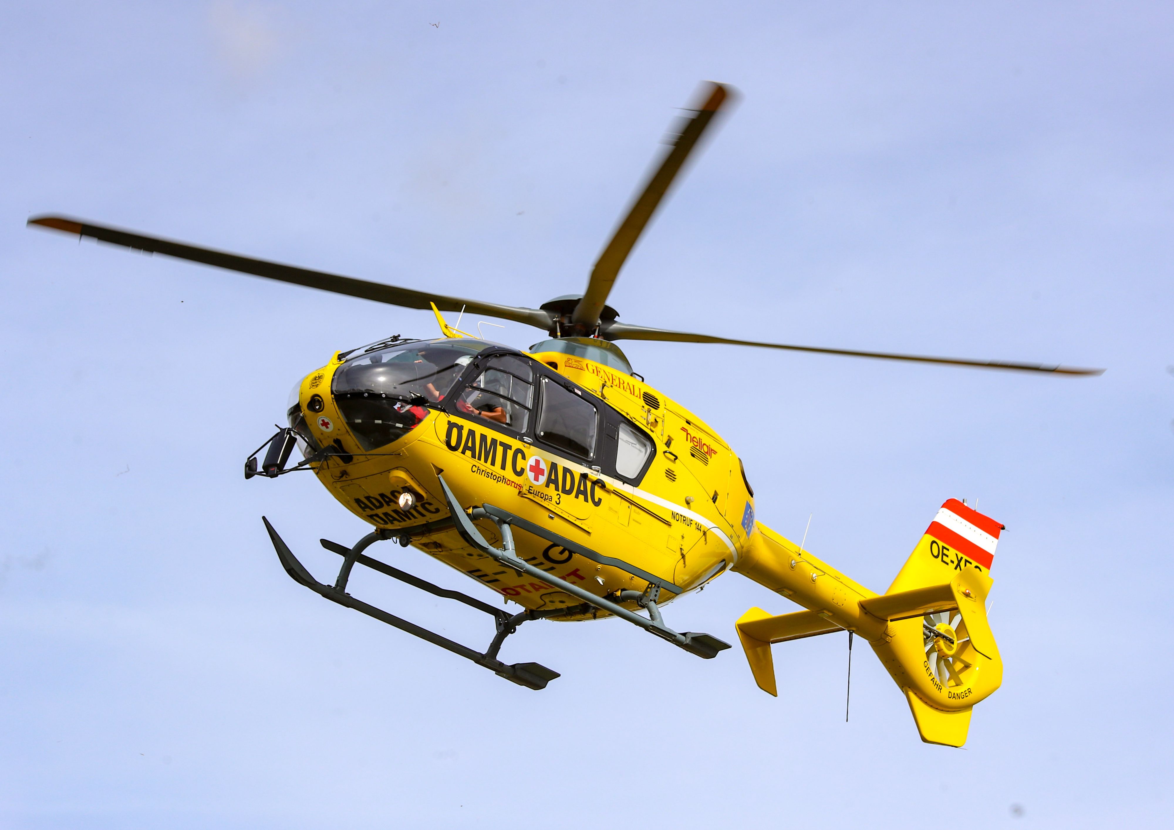 Die 17-Jährige musste mit dem Rettungshubschrauber ins Grazer Landeskrankenhaus geflogen werden. (Symbolbild)