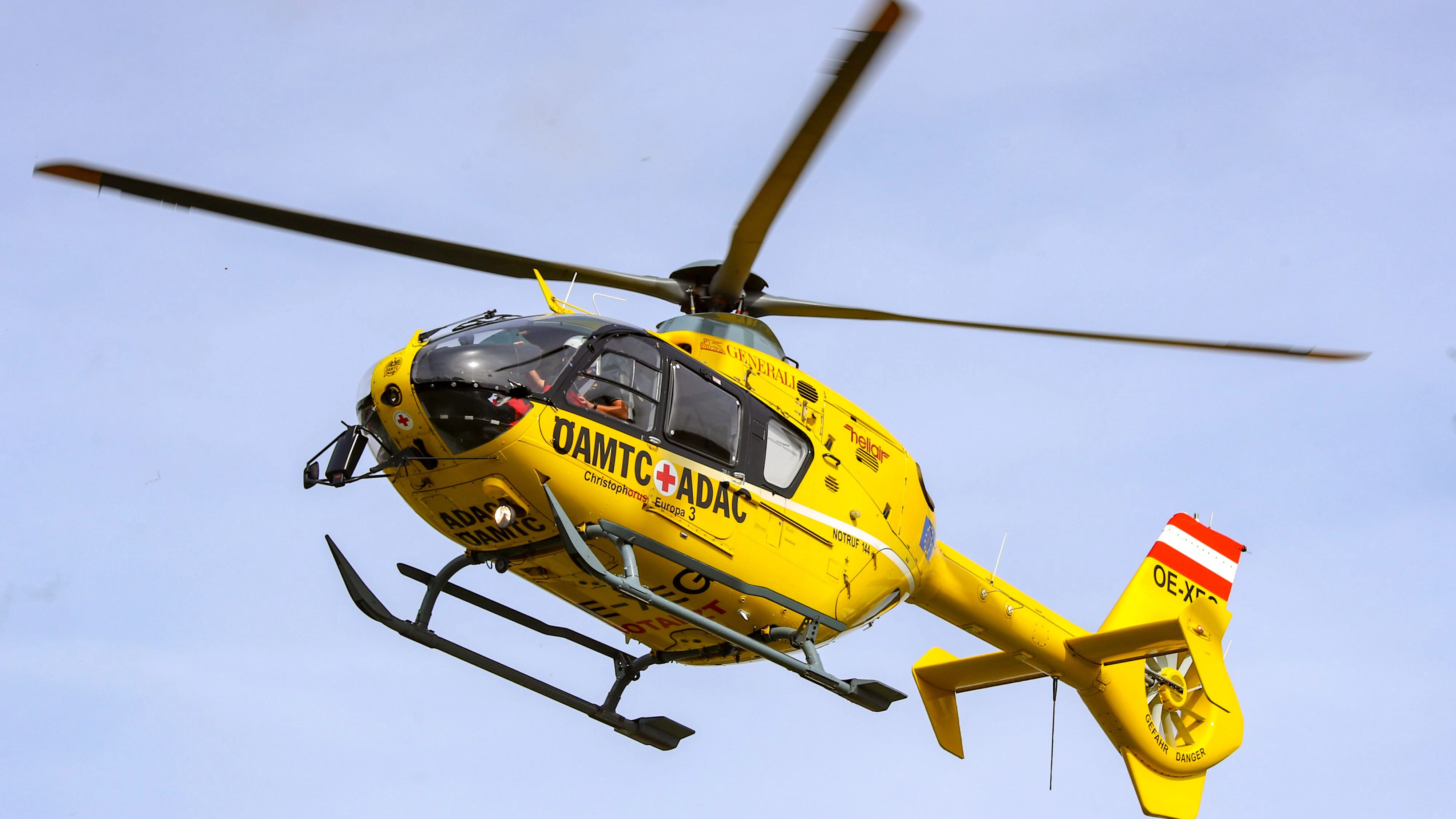 Die 17-Jährige musste mit dem Rettungshubschrauber ins Grazer Landeskrankenhaus geflogen werden. (Symbolbild)