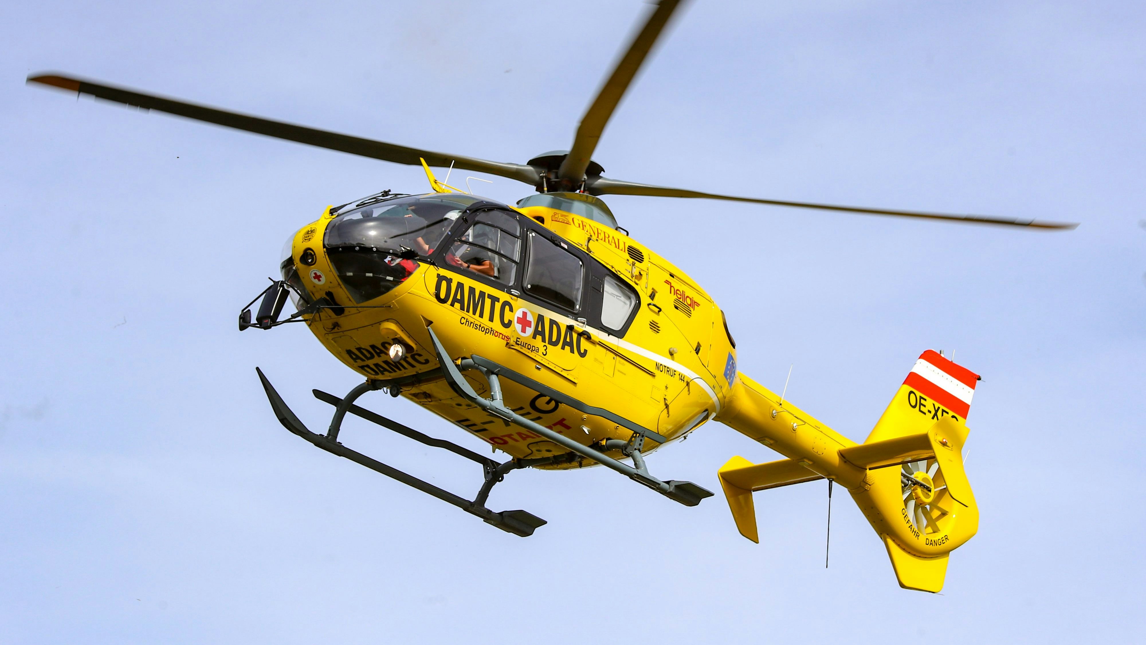 Die 17-Jährige musste mit dem Rettungshubschrauber ins Grazer Landeskrankenhaus geflogen werden. (Symbolbild)