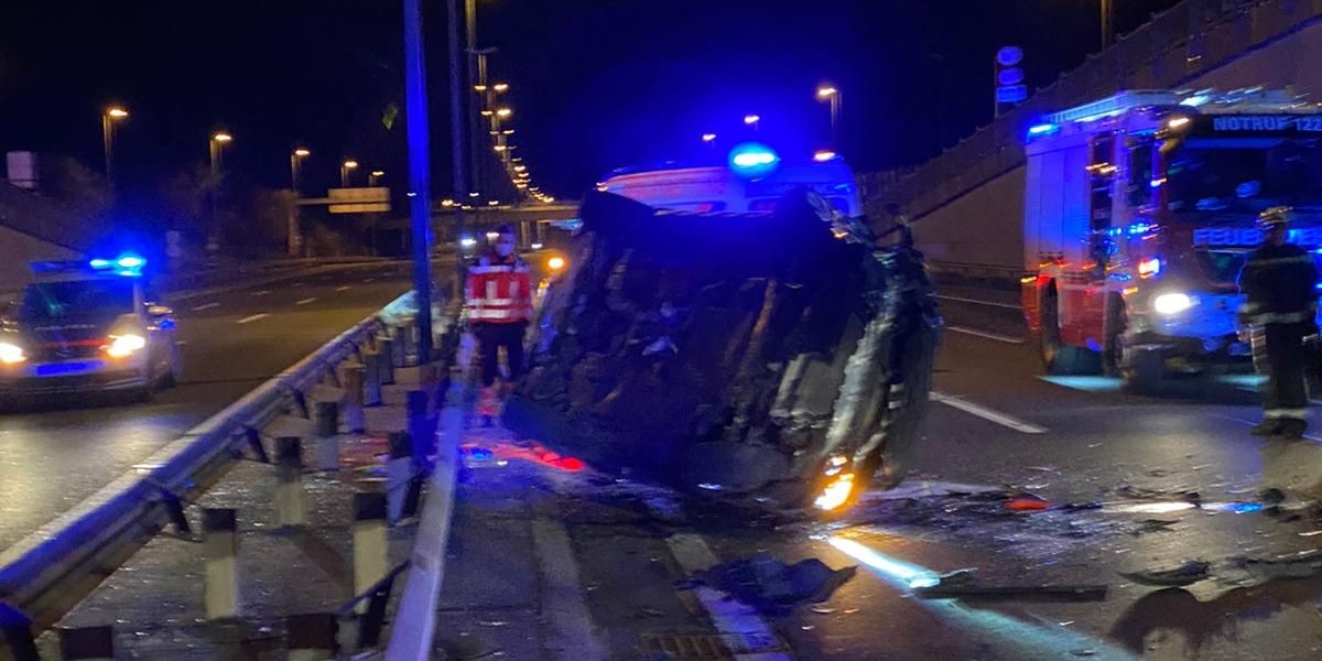 Für den Lenker kam jede Hilfe zu spät, er ist am Unfallort verstorben. (Symbolbild)