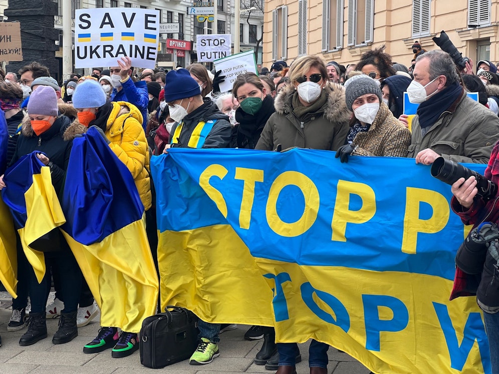 In Linz soll es zu weiteren Demos gegen den Krieg geben. Im Bild die Demo in Wien.