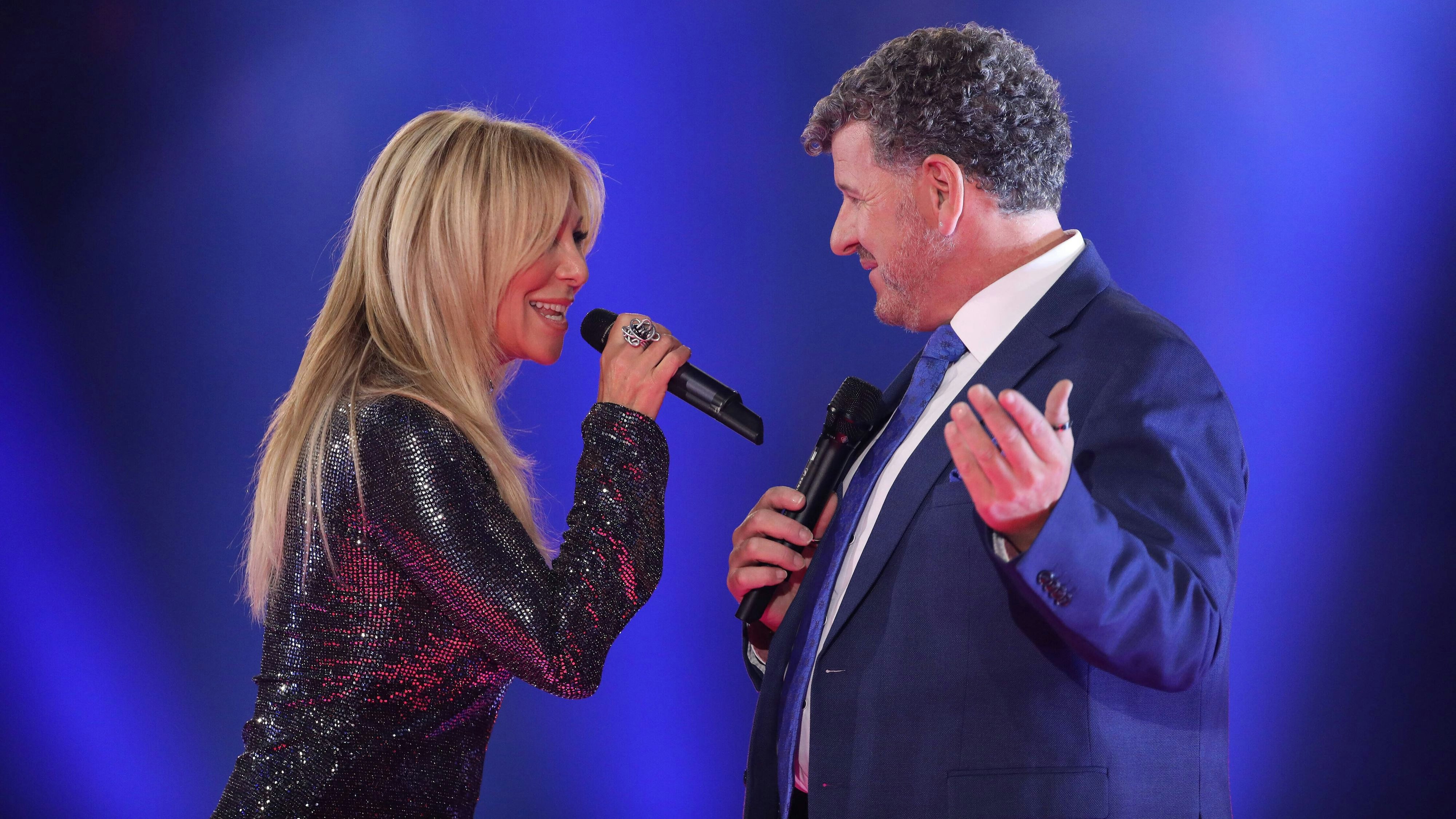  Rosanna Rocci wollte sich keinem Nasen-Rachen-Abstrich unterziehen. Hier singt sie mit Semino Rossi bei den Schlager Champions.