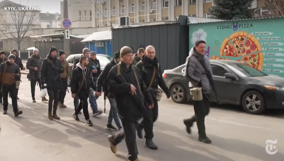 Angesichts der vorrückenden Russen bewaffnen sich immer mehr Ukrainer.