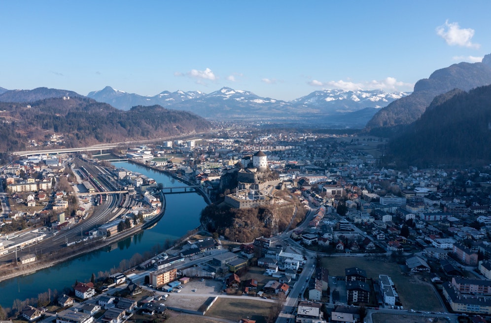 In Tirol waren 505.752 Bürgerinnen und Bürger aus 273 Gemeinden aufgerufen ihre Stimme abzugeben. 