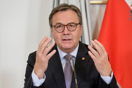 Tirols Landeshauptmann Günther Platter (ÖVP) fordert eine Impfpflicht-Klarheit.