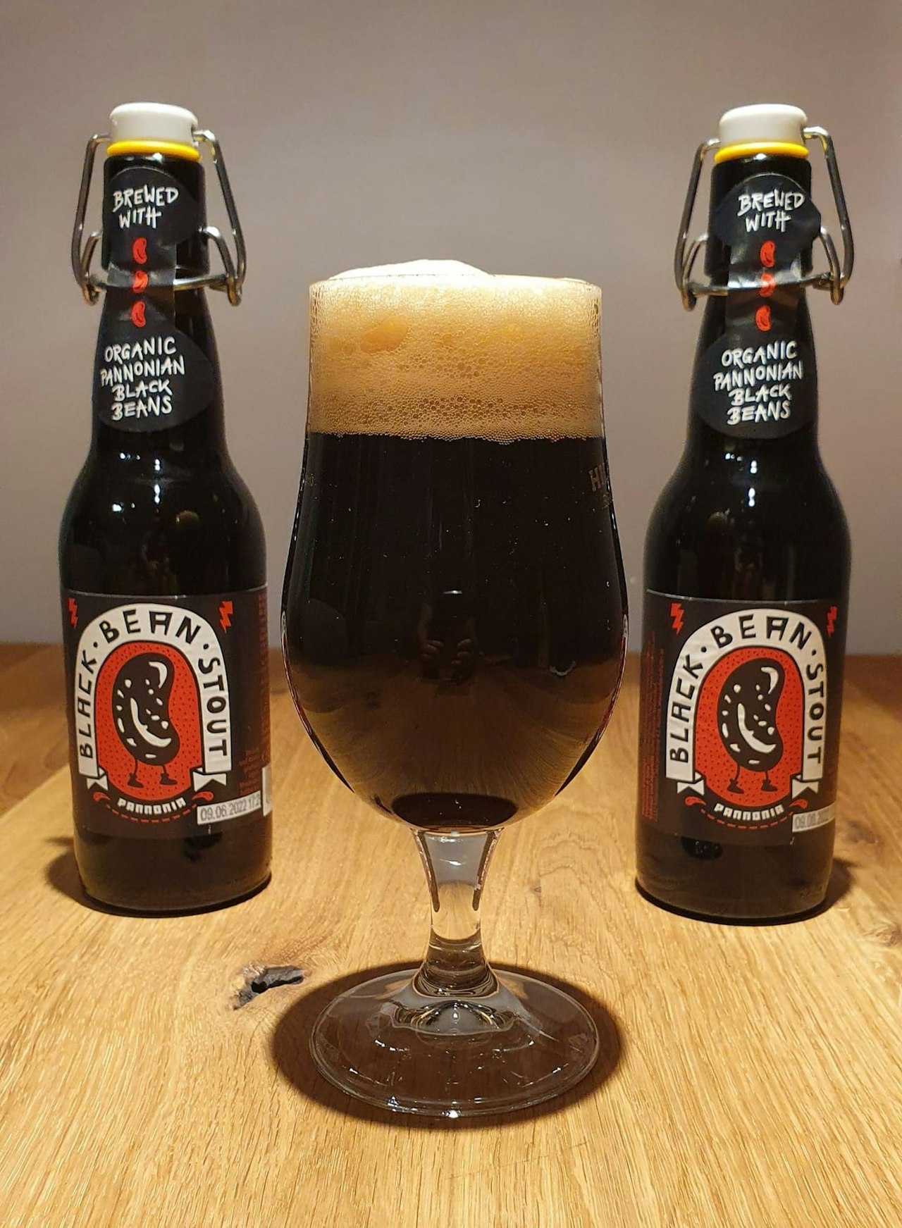 Heute.at - Burgenländer braut erstes Bohnen-Bier in Österreich