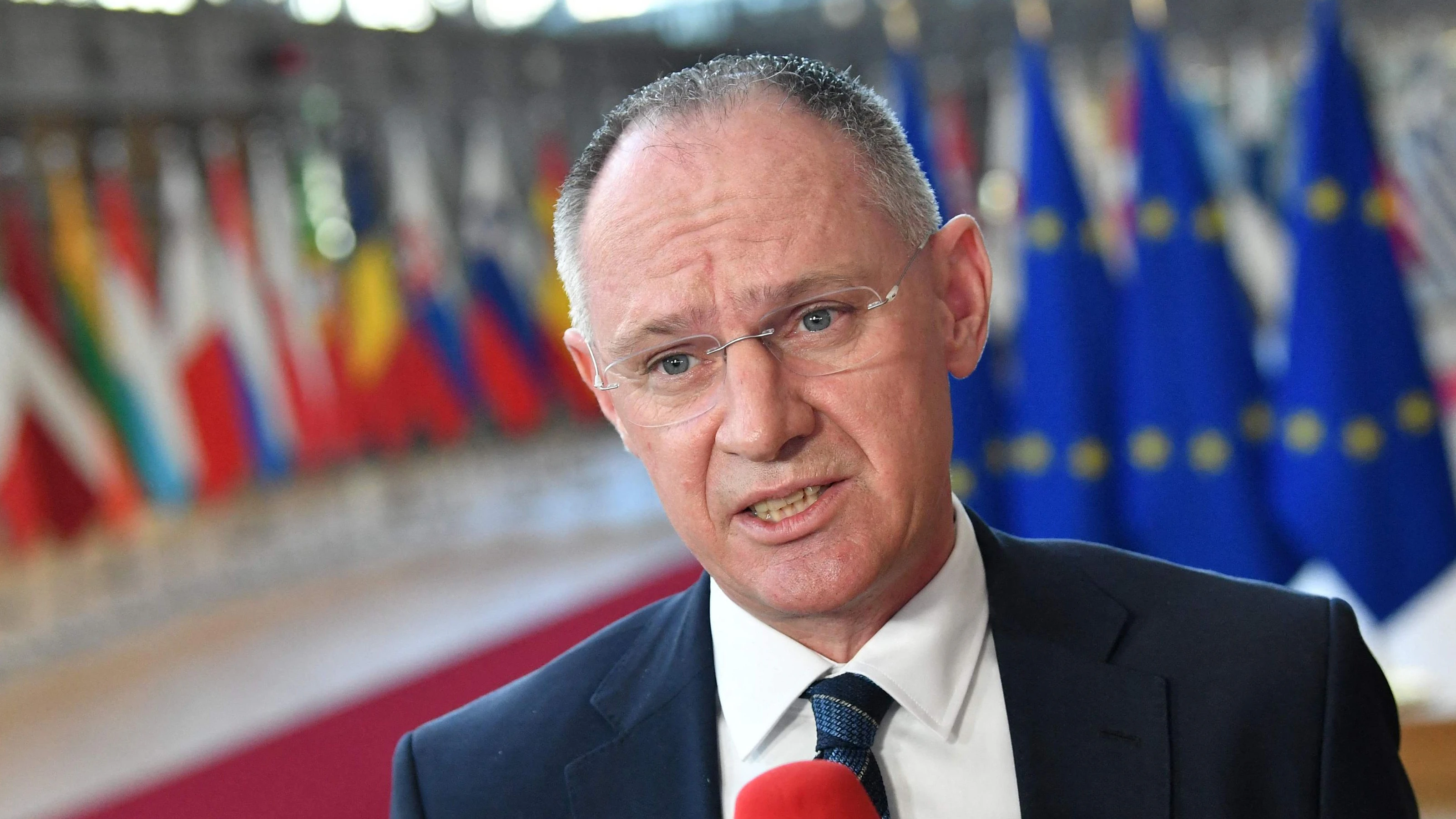 Innenminister Gerhard Karner (ÖVP) sagt Flüchtenden aus der Ukraine Hilfe zu.