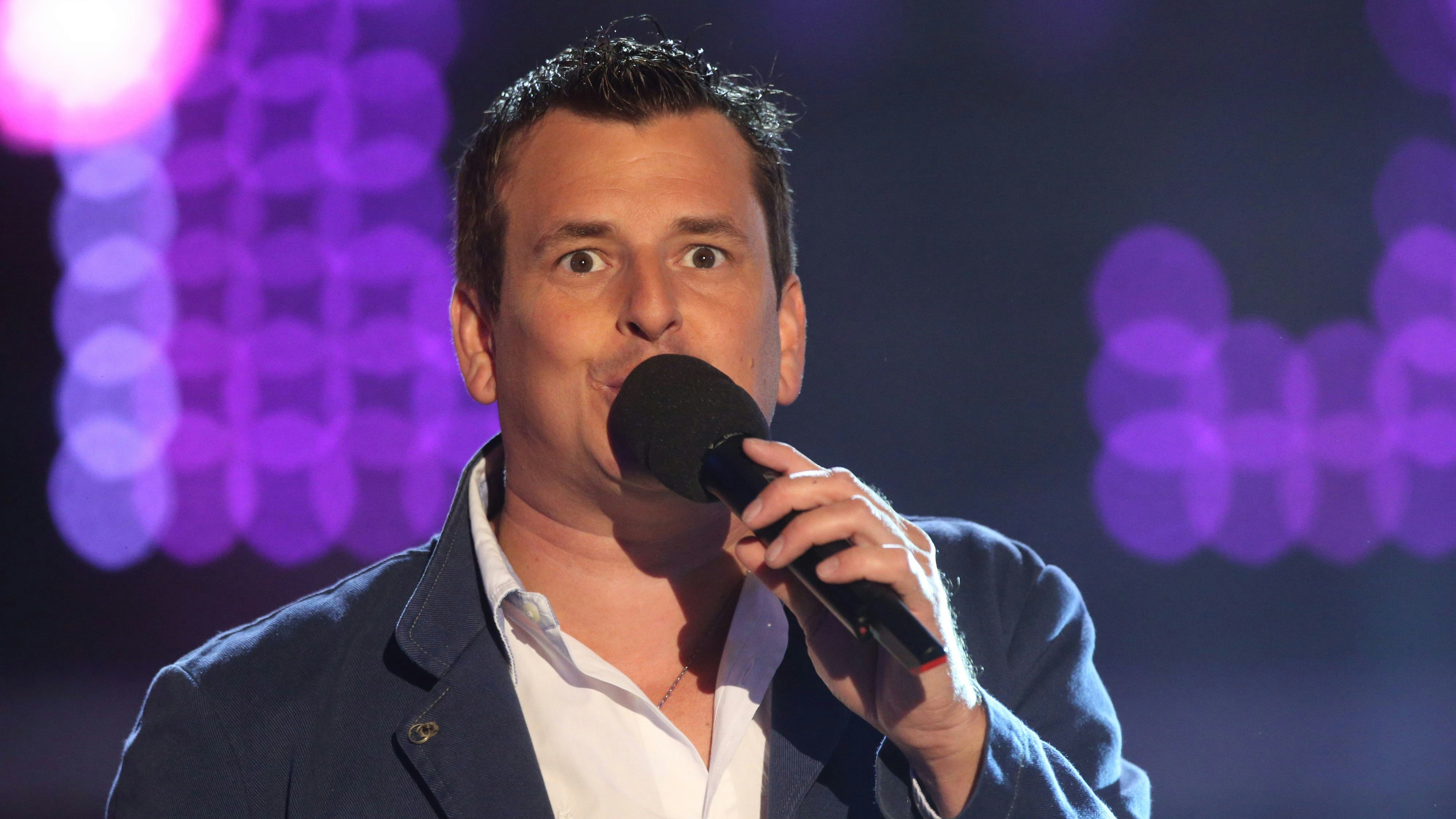 Download von www.picturedesk.com am 28.02.2022 (13:09).  ACT action_22806838 -- Der oesterreichische Volksmusiksaenger Marc Pircher singt bei der Generalprobe der Open-Air-Veranstaltung "Wenn die Musi spielt" in Bad Kleinkirchheim / 220716 - 20160722_PD11612 - Rechteinfo: Rights Managed (RM)