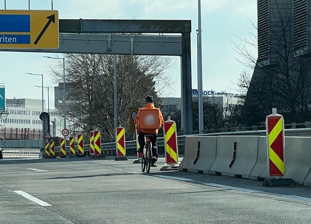 Bei der Essenslieferung musste es am Sonntag schnell gehen.