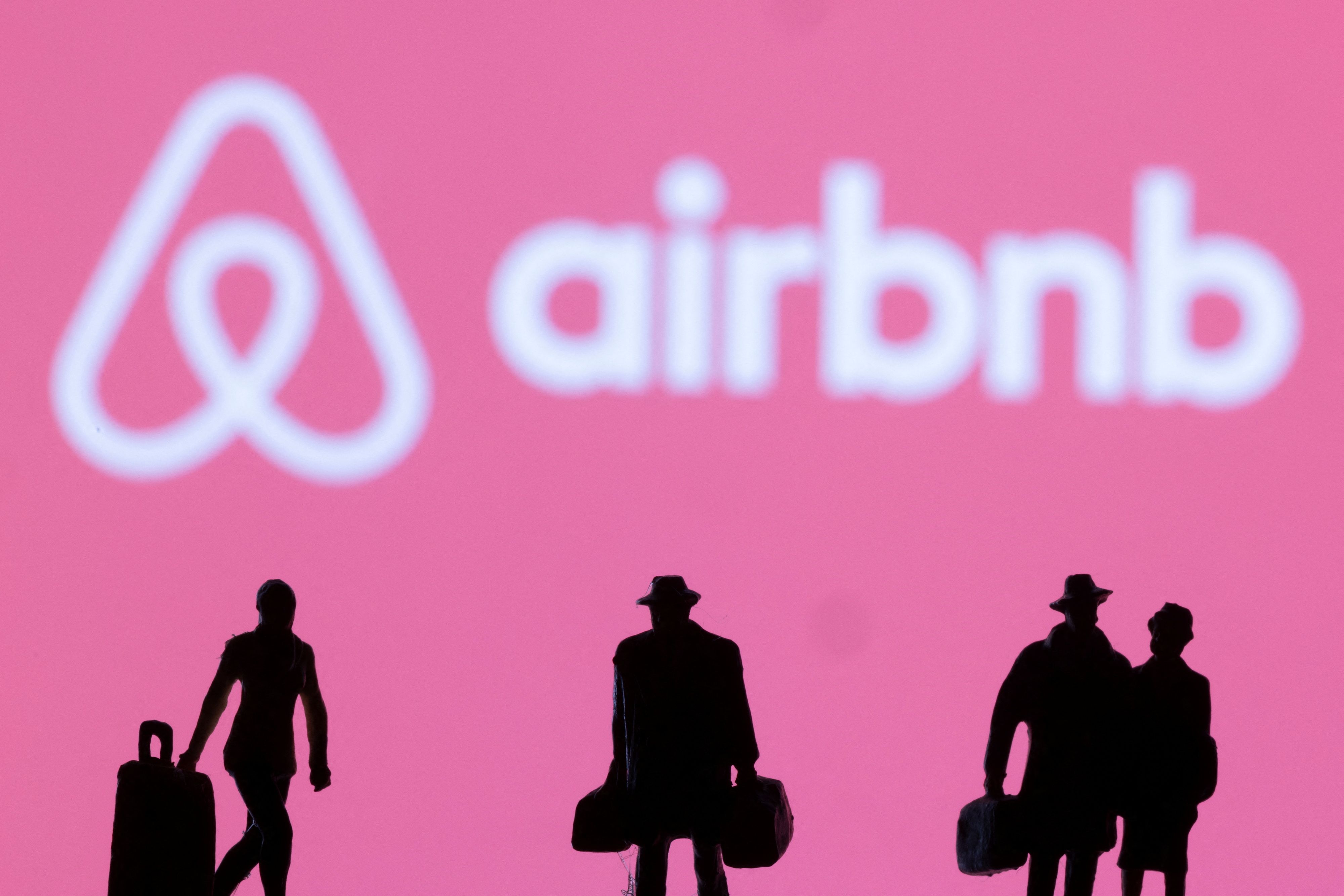 Airbnb kündigt an, dass es bis zu 100.000 Flüchtlingen aus der Ukraine eine kostenlose, vorübergehende Unterbringung ermöglichen wird.