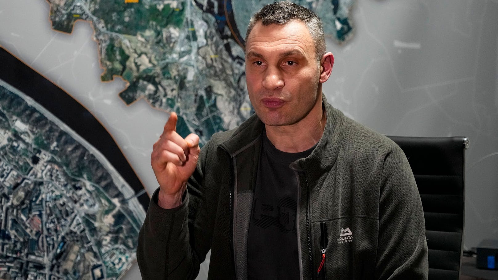 Nach ganztägiger Bombardierung der Hauptstadt Kiew macht sich Bürgermeister Klitschko Sorgen.