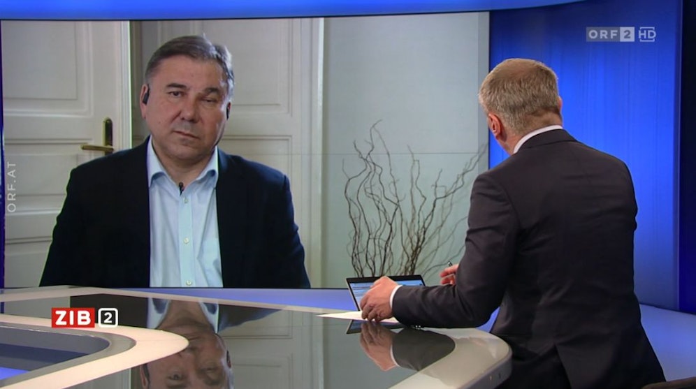 Star-Politologe Ivan Krastev zu Gast in der ZIB2 bei Armin Wolf am 28. Februar 2022.