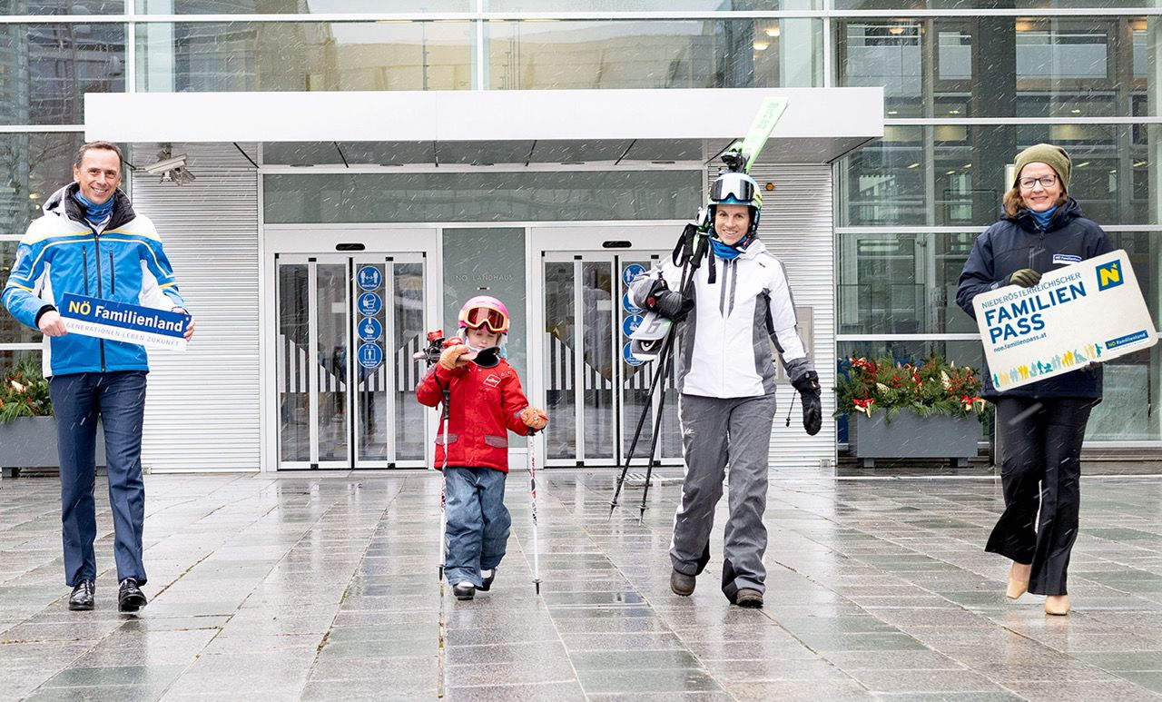 Familien-Landesrätin Christiane Teschl-Hofmeister und Tourismus- und Sport-Landesrat Jochen Danninger laden zum 2. NÖ Familienskitag ein.