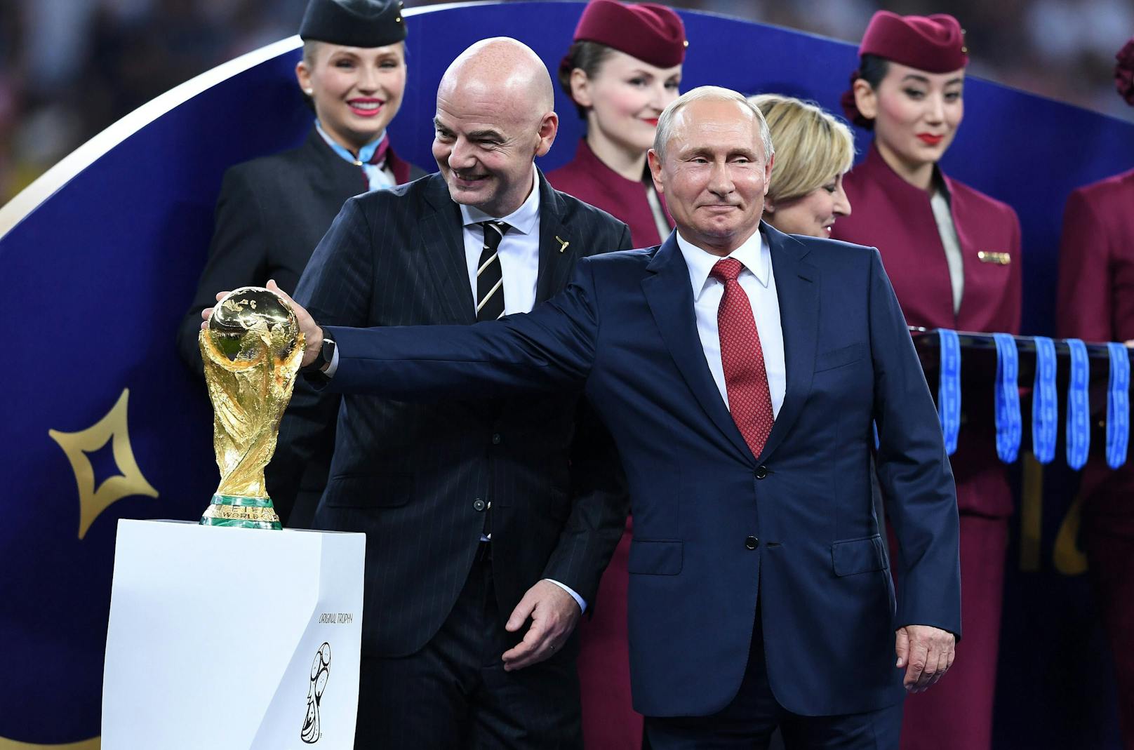 Wladimir Putin und Gianni Infantino