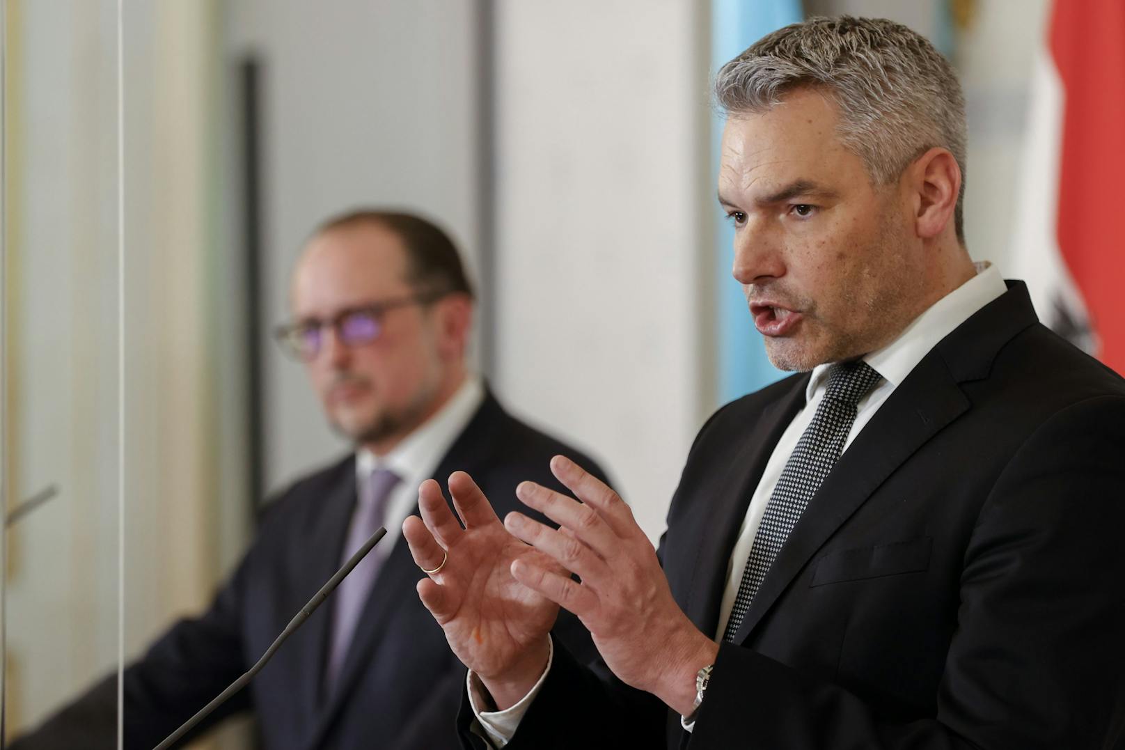 Pressestatement von Bundeskanzler Karl Nehammer (ÖVP) und Außenminister Alexander Schallenberg (ÖVP) zur Lage in der Ukraine am 1. März 2022.