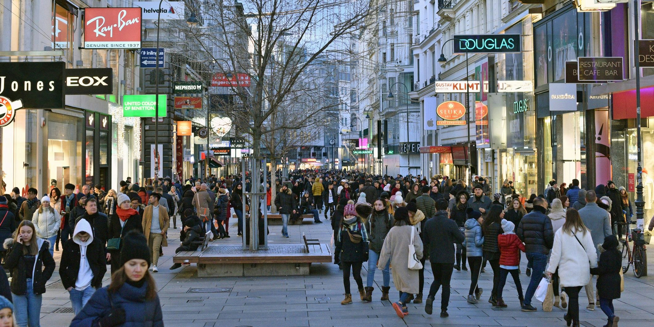 So gut wie alle Branchen kämpfen nach wie vor mit Lieferengpässen.