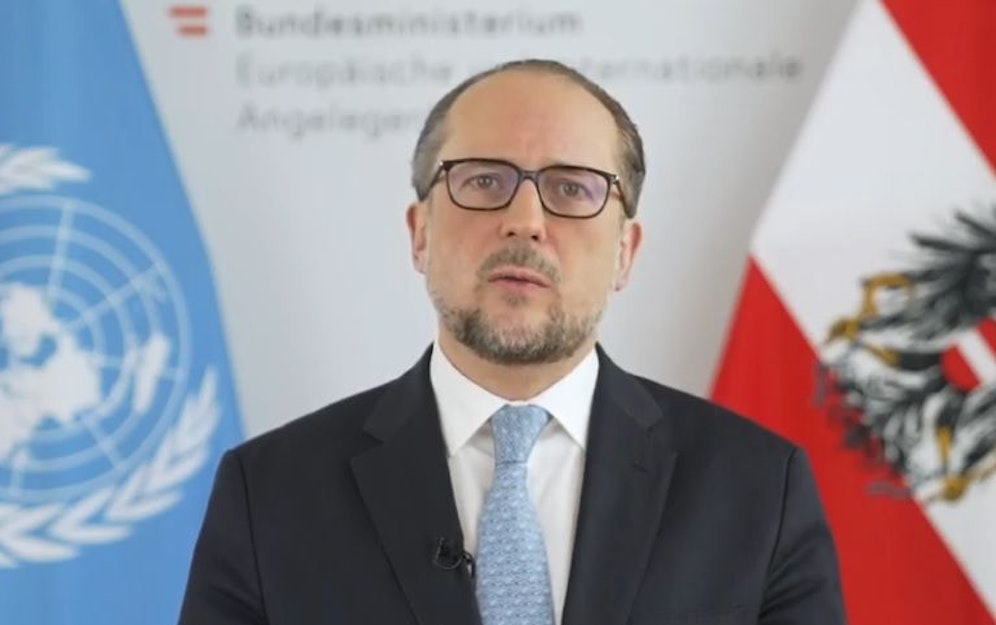 Außenminister Alexander Schallenberg fordert Wladimir Putin zum sofortigen Ende des Kriegs in der Ukraine auf.