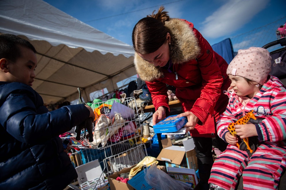 Szenen an der ukrainisch-slowakischen Grenze: Täglich kommen dort Tausende von Flüchtlingen an. 