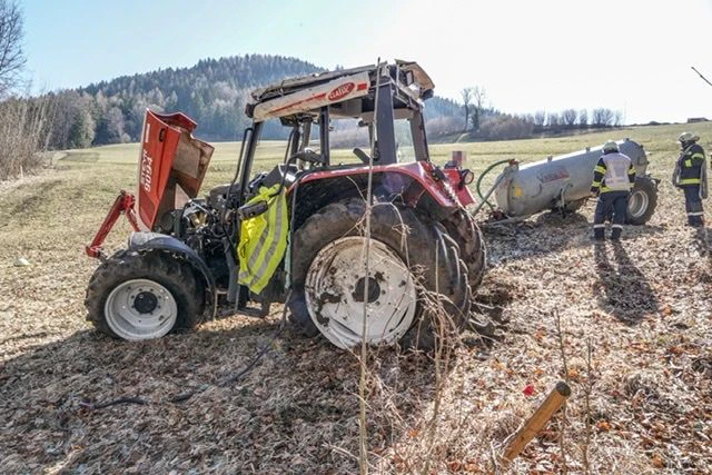 Bilder vom Feuerwehreinsatz vor Ort.
