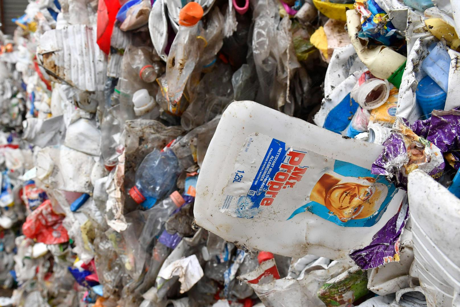 Die Unmengen an Plastik-Müll sind eines der Probleme unserer Zeit. 