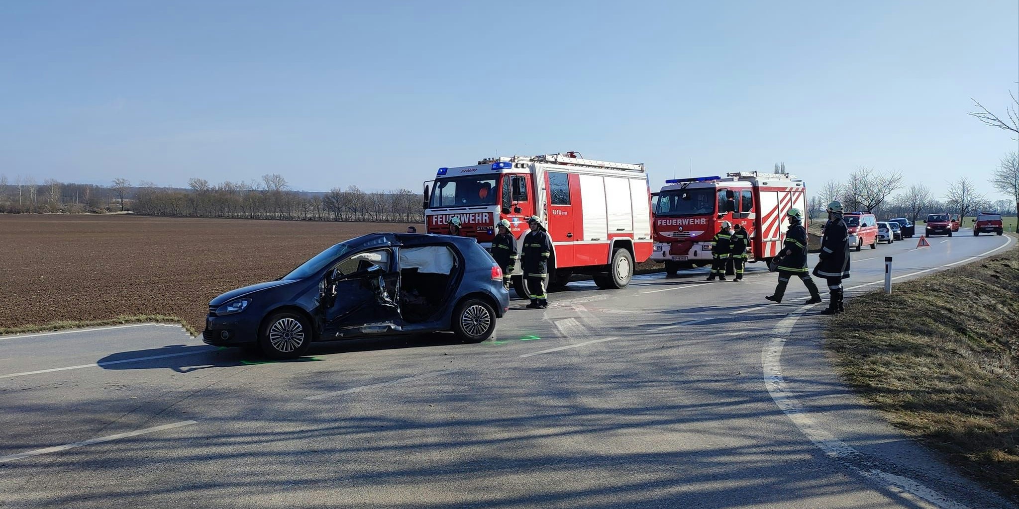Das deformierte Unfallfahrzeug.
