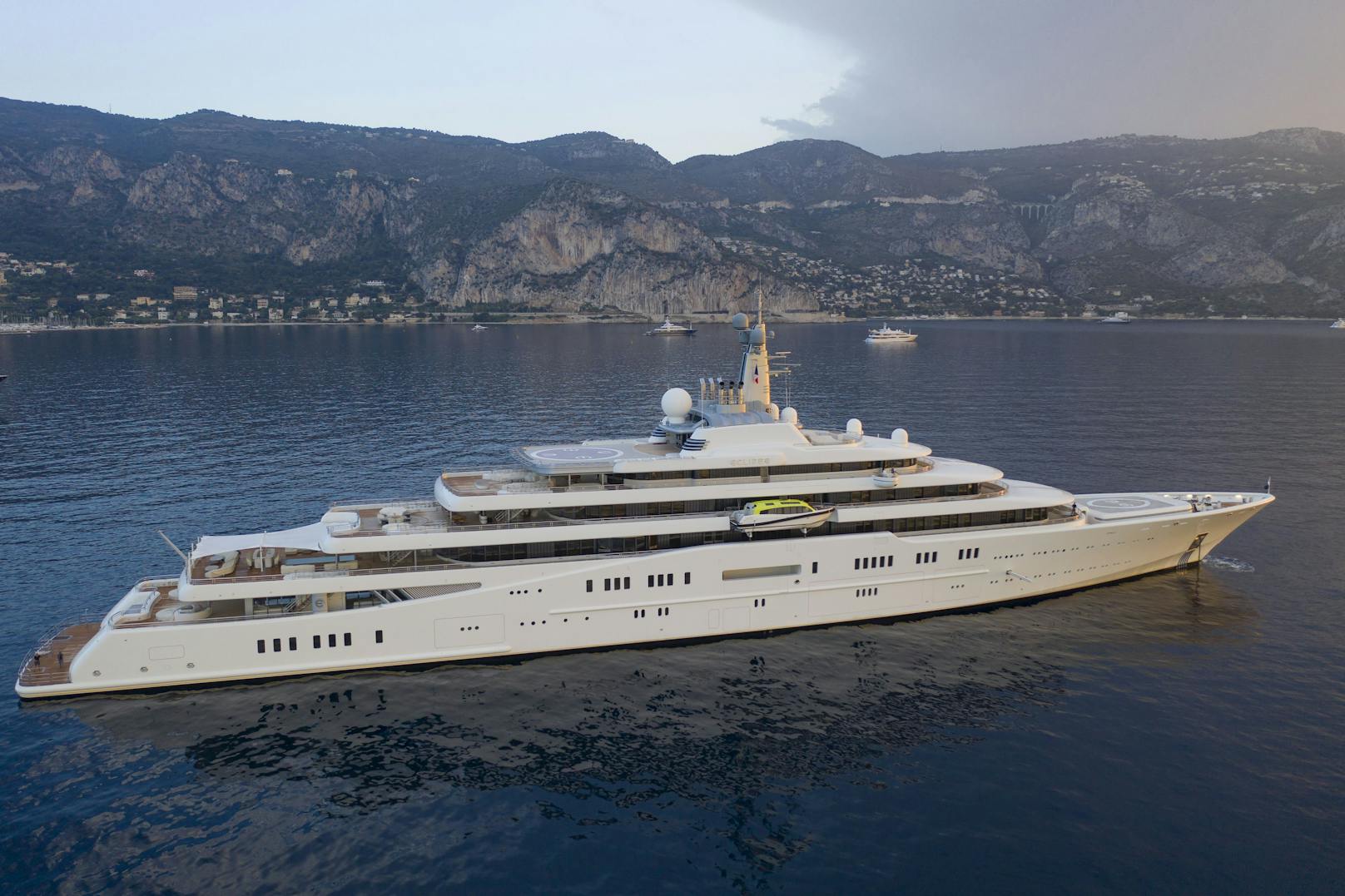 Sie ist 162 Meter lang, 400 Millionen € teuer ...