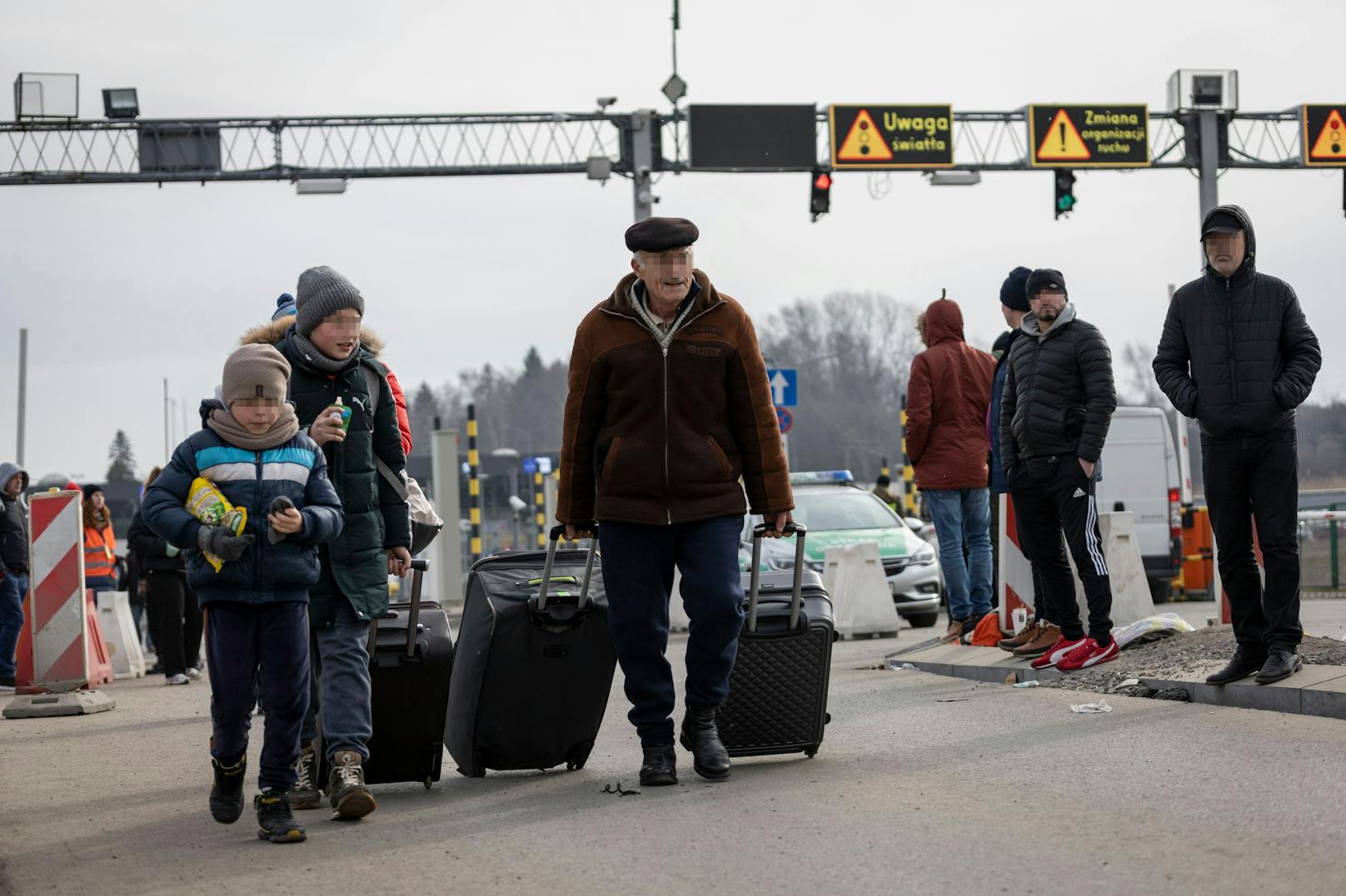 Mit Hab und Gut flüchteten Familien bzw. Teile von Familien