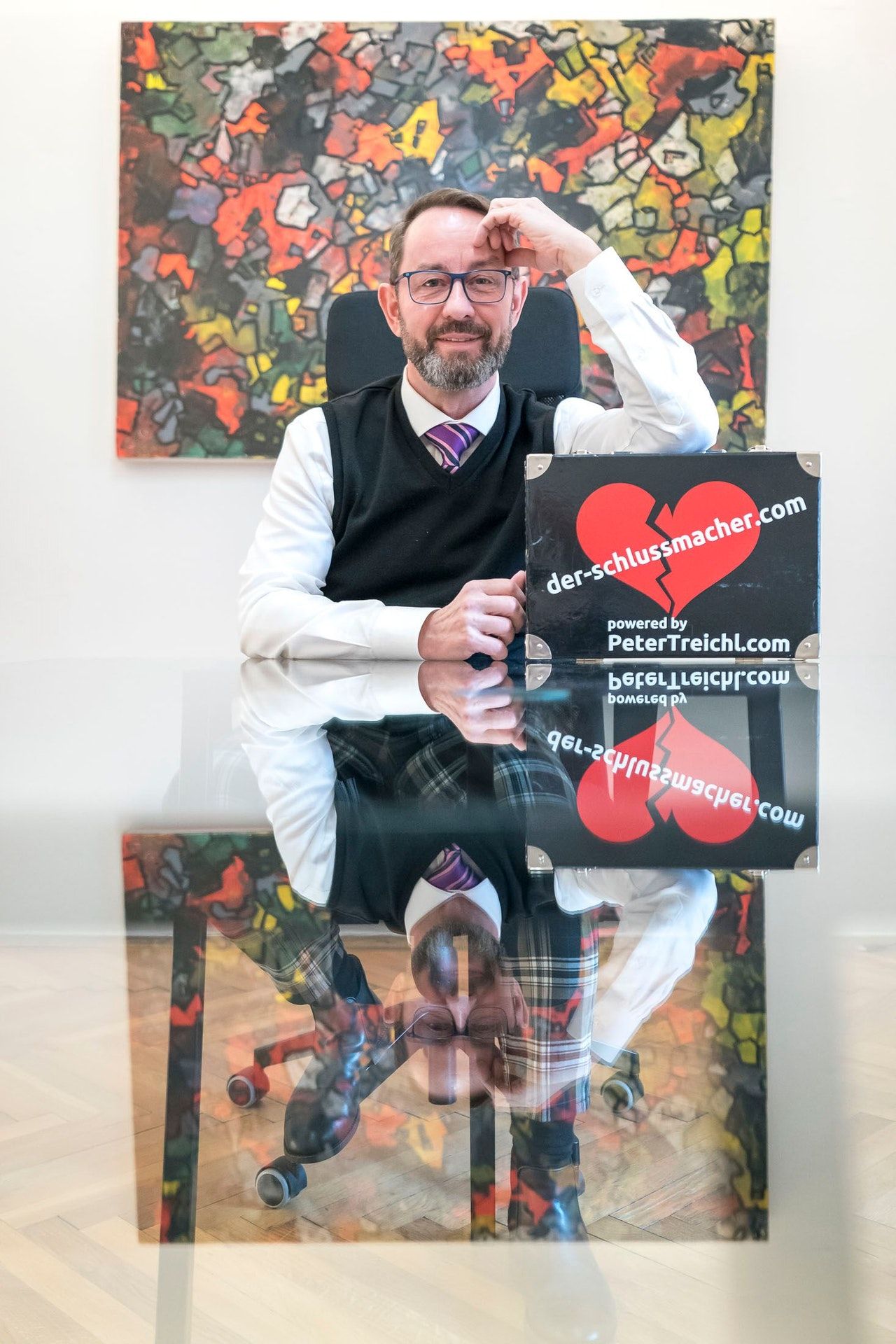 Peter Treichl betreibt eine Trennungsagentur in der Wiener Innenstadt. Seit der Corona-Krise steigen die Anfragen.