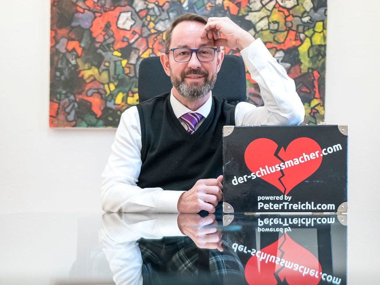 Peter Treichl betreibt eine Trennungsagentur in der Wiener Innenstadt. Seit der Corona-Krise steigen die Anfragen.