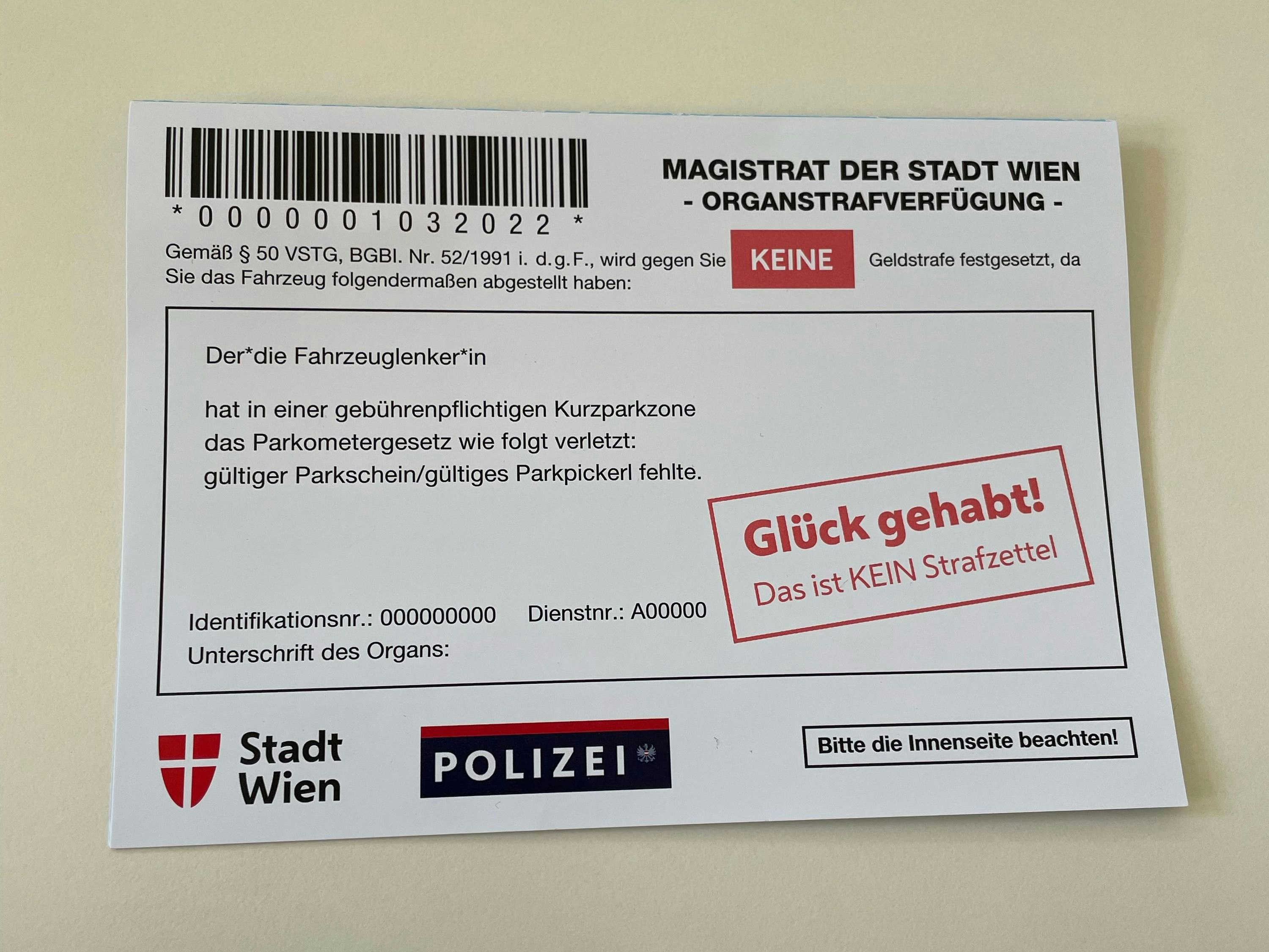Statt Strafzettel verteilen Wiens Parksheriffs derzeit diese Verwarnung für Parksünder.