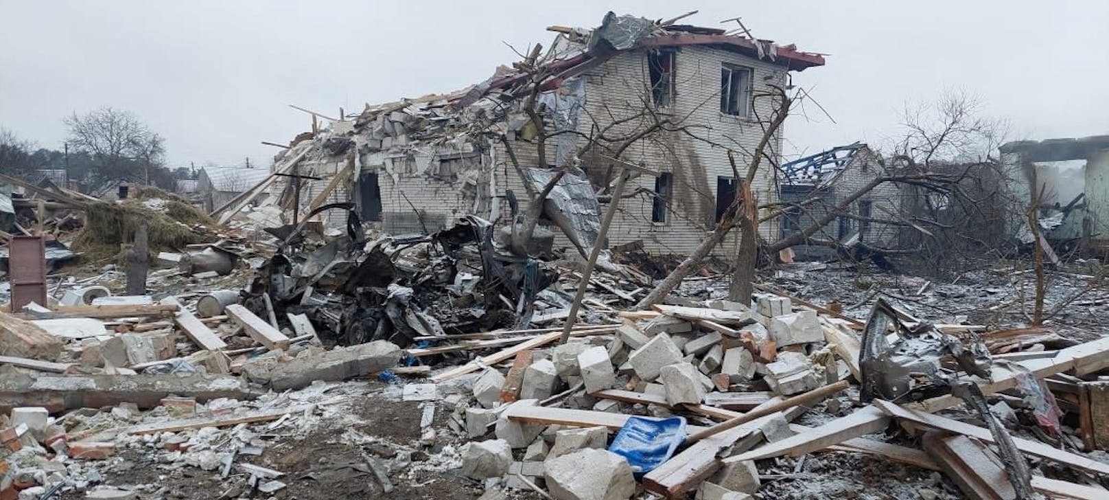 In Schytomyr, einer Stadt rund 140 Kilometer von Kiew entfernt, sorgten Raketeneinschläge für ungeheure Zerstörung.&nbsp;