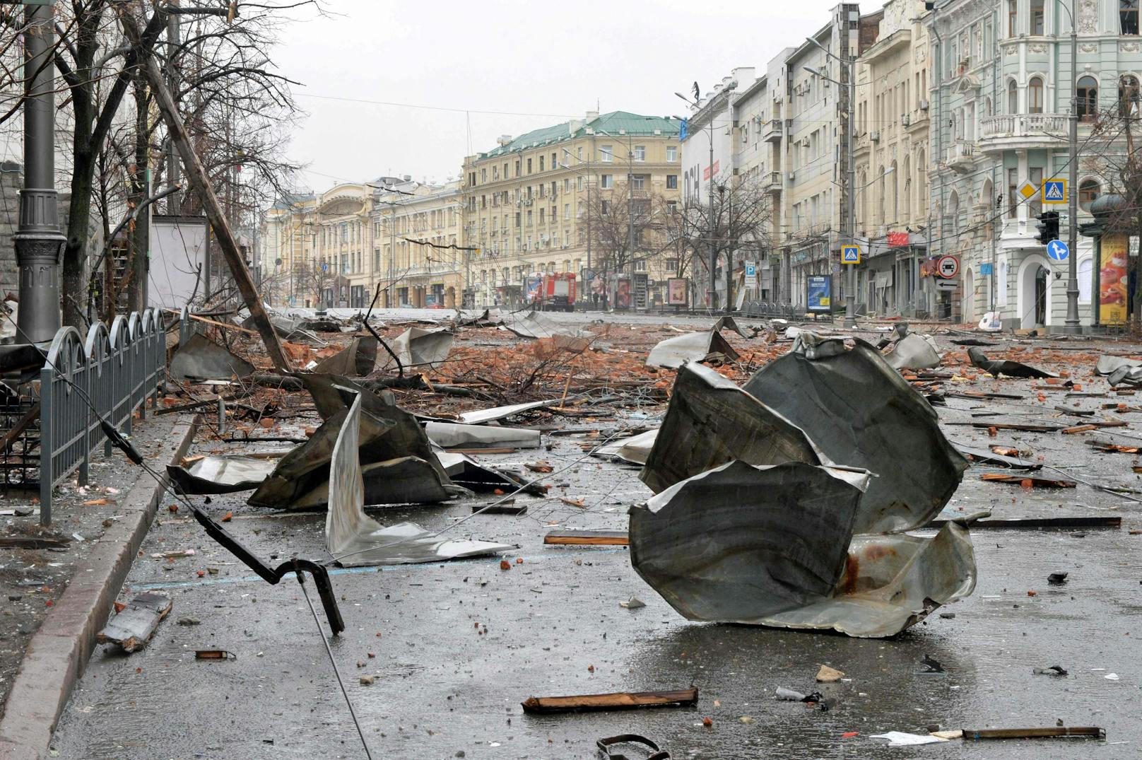 In der Nacht auf Donnerstag ist es in Kiew zu mehreren schweren Explosionen gekommen. "Der Feind versucht in die Hauptstadt durchzubrechen", so Bürgermeister Vitali Klitschko.