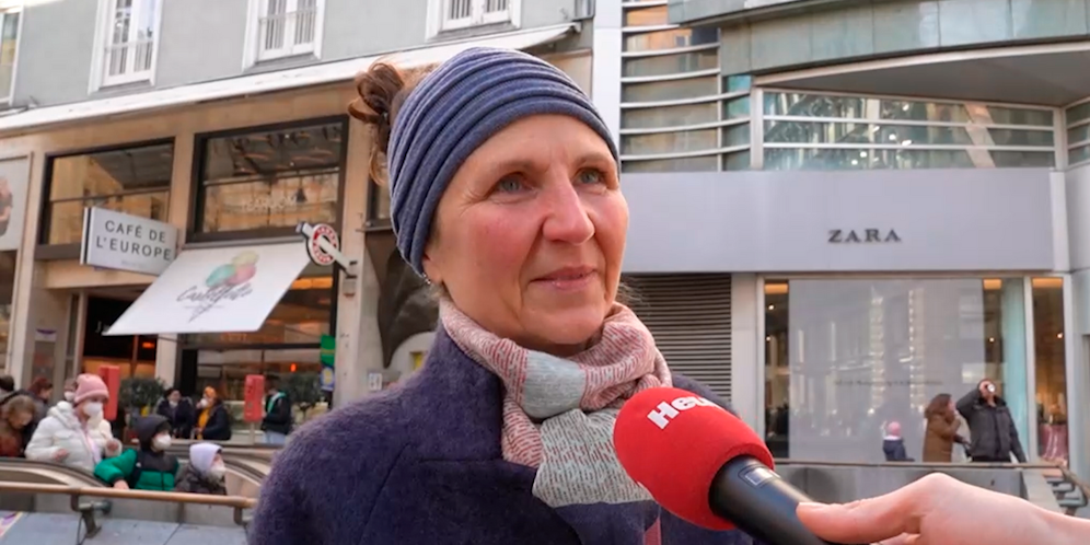 Barbara (55) schätzt das Risiko einer nuklearen Eskalation hoch ein.
