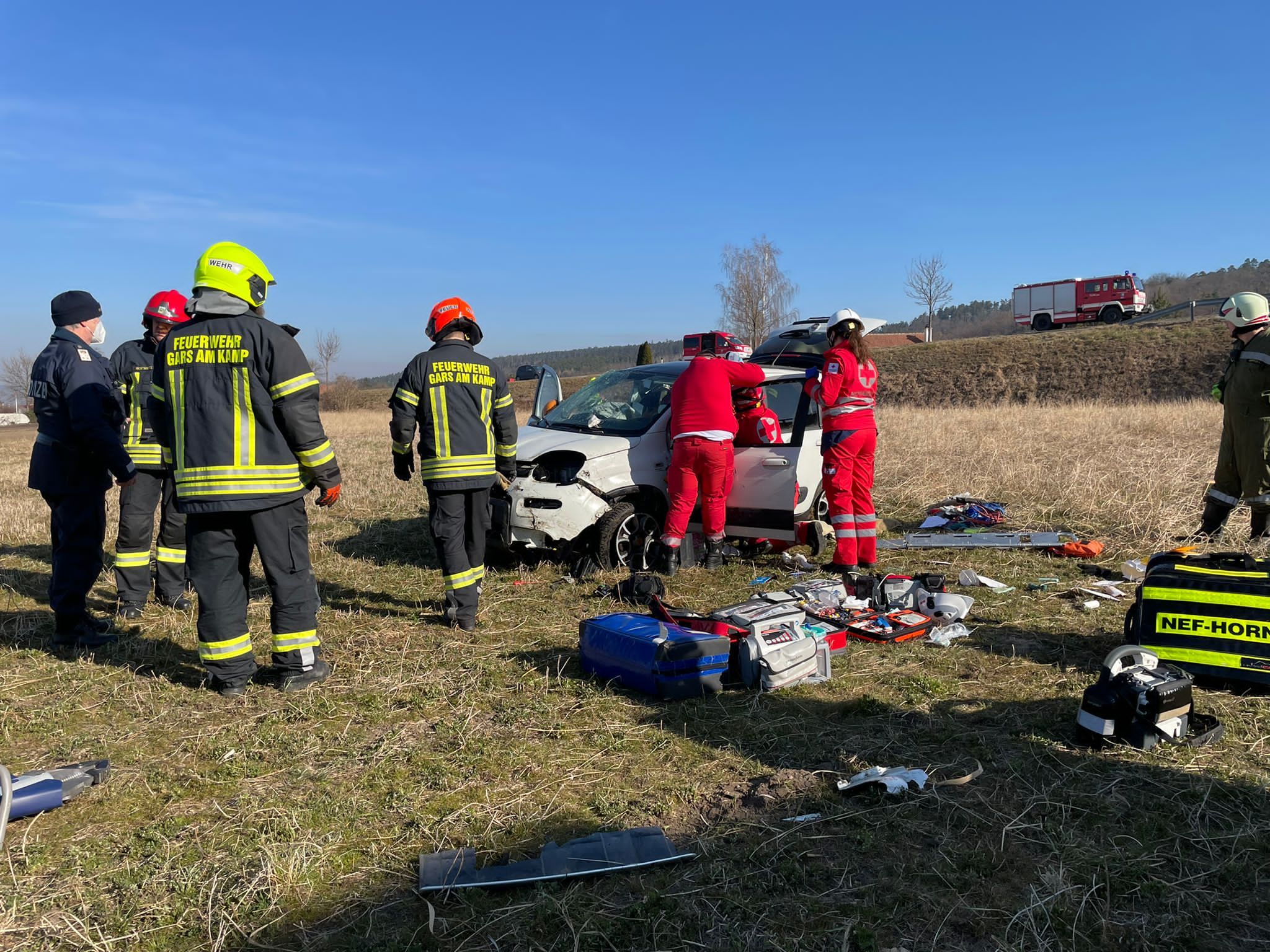 Die Einsatzkräfte vor Ort.