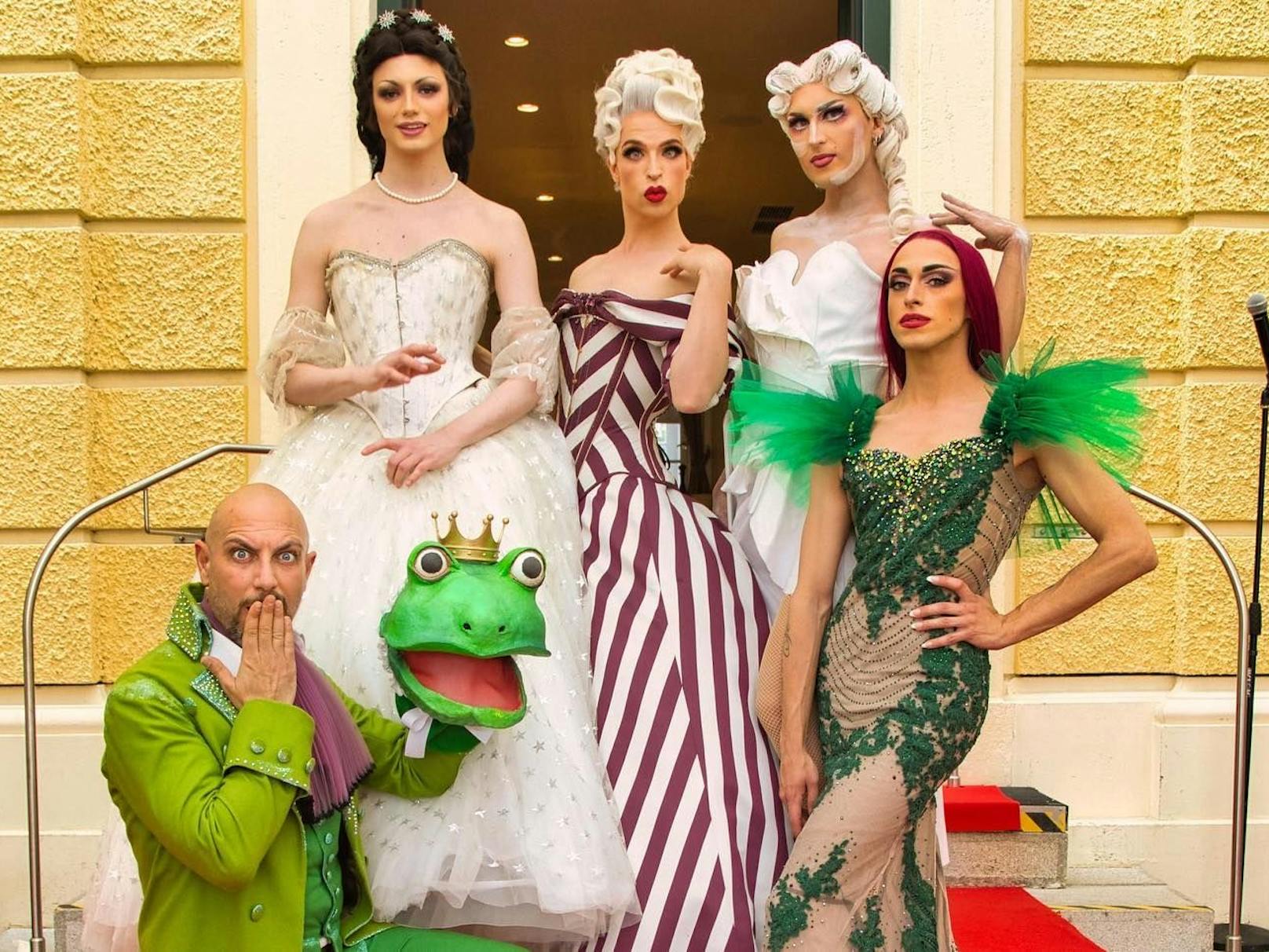 Drag Queens laden zur Show "Sissi's Royal Brunch" ins Wiener Schloss Schönbrunn.