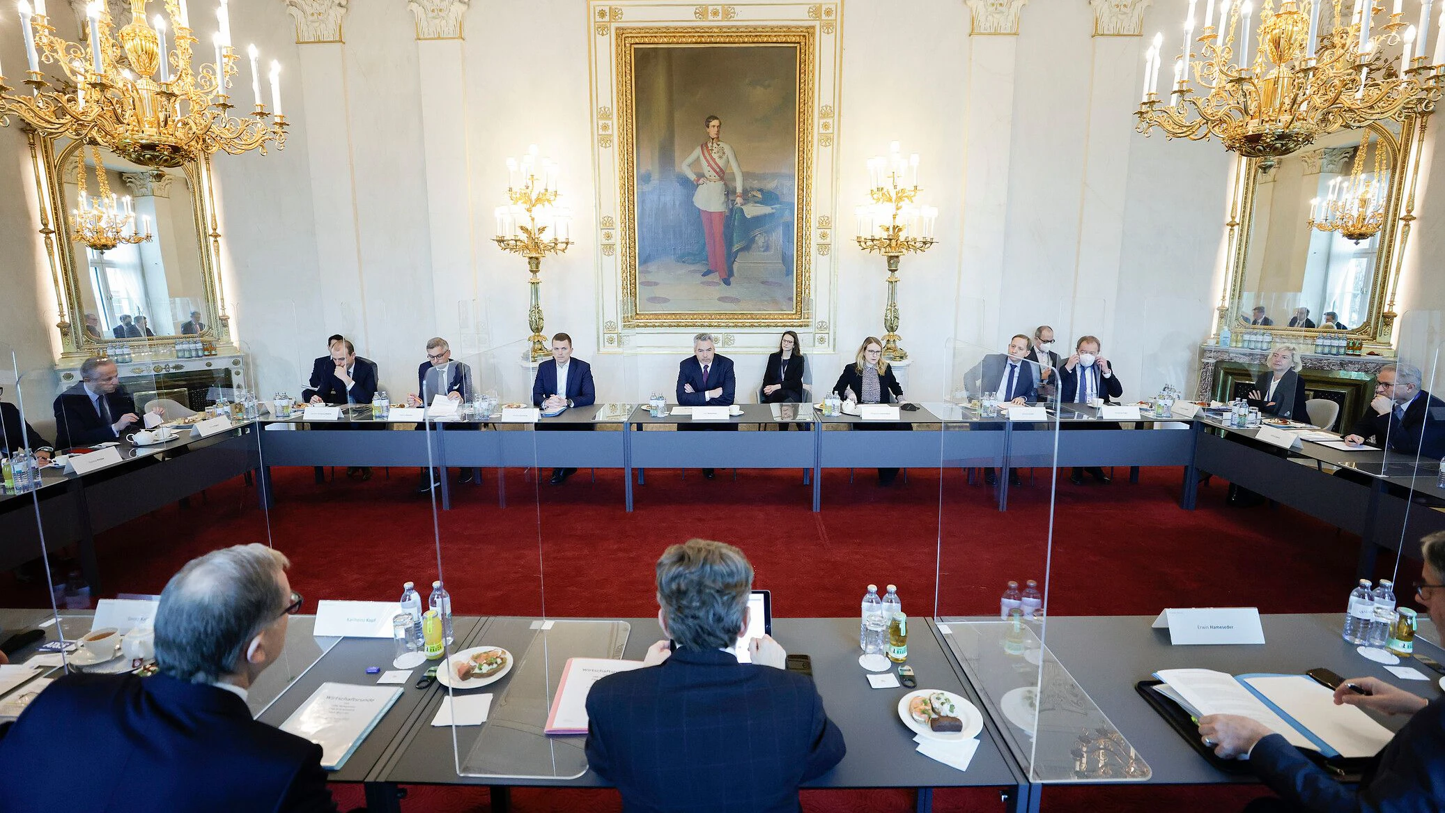 Bundeskanzler Nehammer hat Wirtschaftsvertreter getroffen, um über die Ukraine-Krise zu beraten.