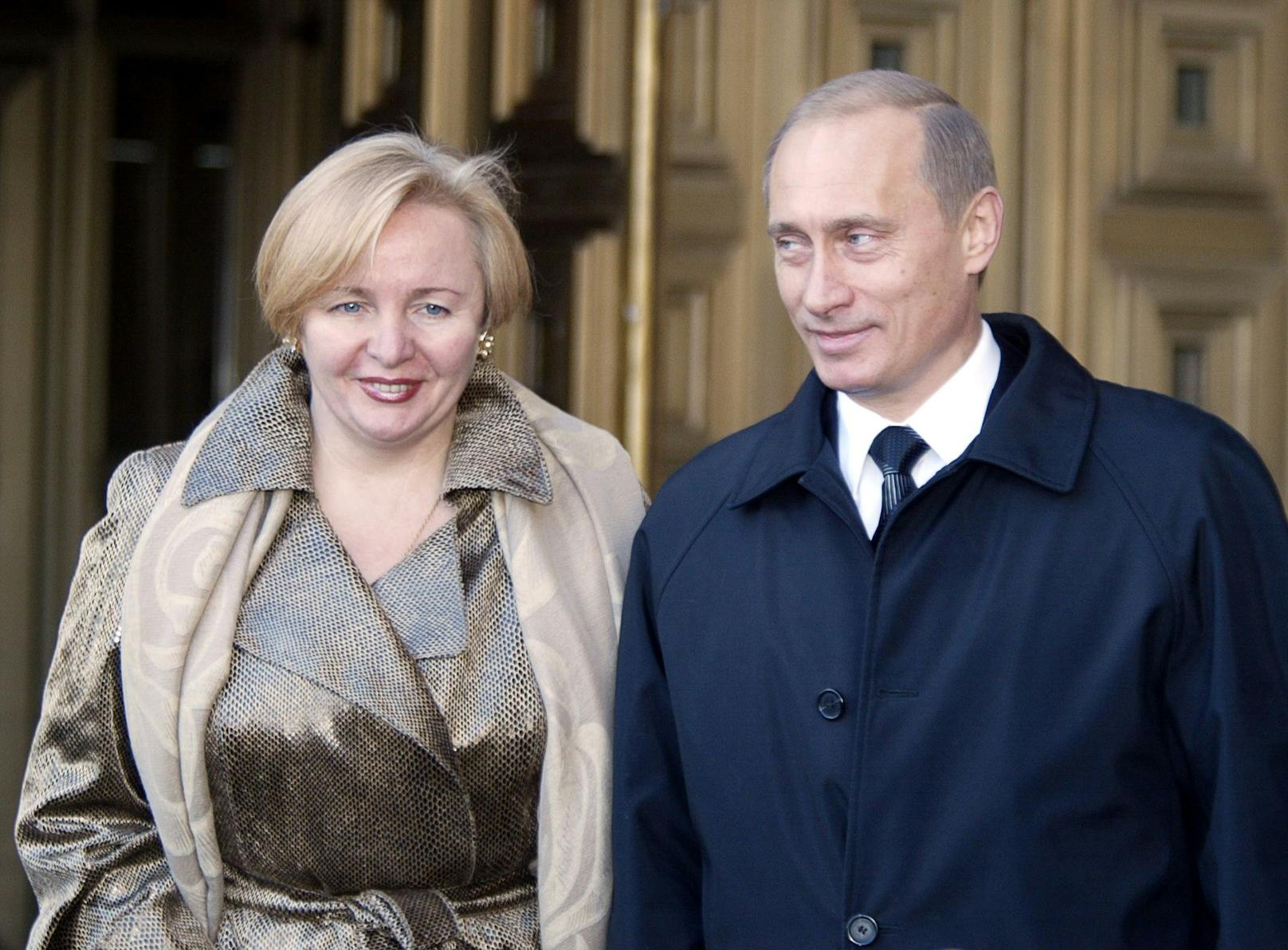 Im Juli 1983 heiratete Ludmilla Putina den heute mächtigsten Mann Russlands. Damals war Putin noch Offizier beim russischen Geheimdienst KGB.
