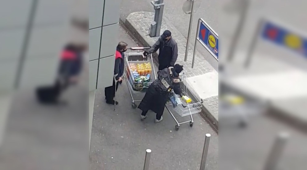 Das Einkaufswagerl wird den Wiener wohl noch lange verfolgen.